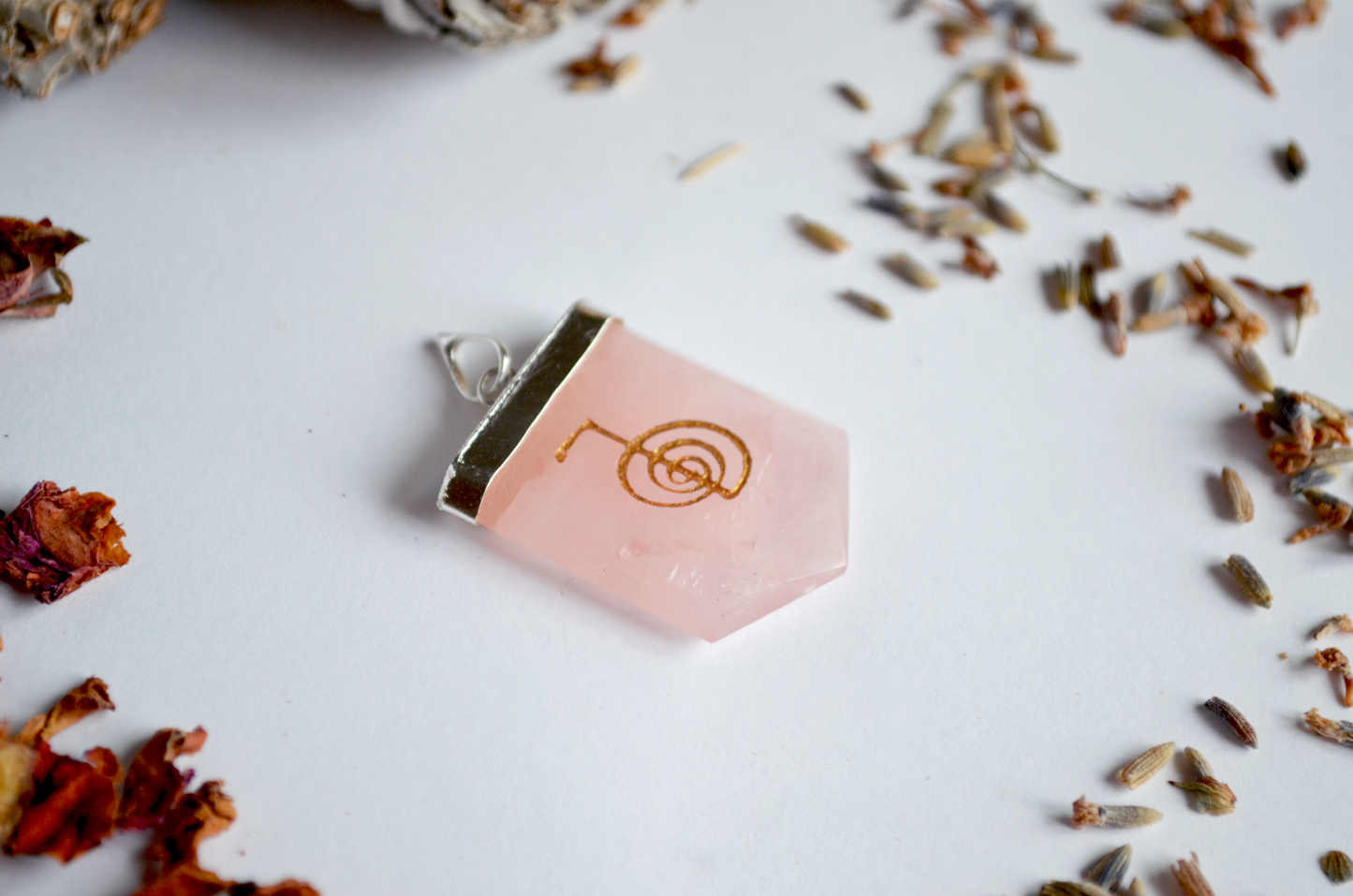 COLGANTE CUARZO ROSA CHO KU REI - AMOR Y ENERGÍA